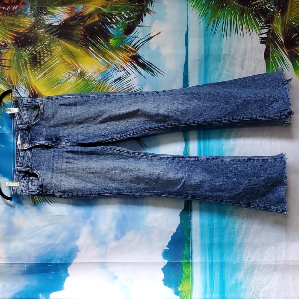 Zara flare fit lightwash raw hem denim women's size 6